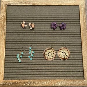 Great Deal: 4 Pairs of Earrings 💜🩵 Bold, Beautiful Styles 🩷💛